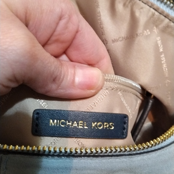 Michael Kors Blue suede crossbody bag - Picture 8 of 10